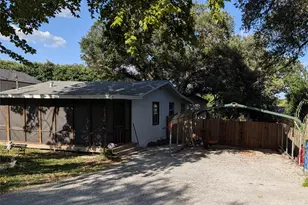 10801 W Lakeview Dr, Jonestown, TX 78645 - Photo 2