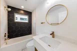 2508 E 4th St, Austin, TX 78702 - Photo 16
