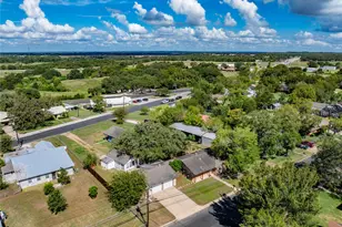 1070 N Franklin St, La Grange, TX 78945 - Photo 30