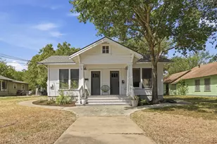 919 W Prairie Lea St, Lockhart, TX 78644 - Photo 2