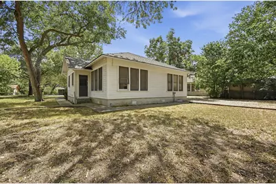 919 W Prairie Lea Street, Lockhart, TX 78644 - Photo 32