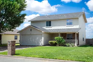 2805 Tyler Ln, Taylor, TX 76574 - Photo 1