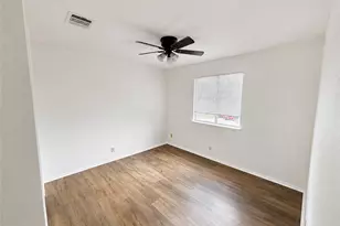 2805 Tyler Ln, Taylor, TX 76574 - Photo 16