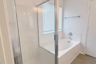 2805 Tyler Ln, Taylor, TX 76574 - Photo 10