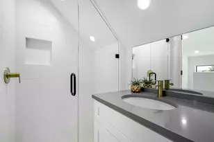 1202 Perez St, Austin, TX 78721 - Photo 20