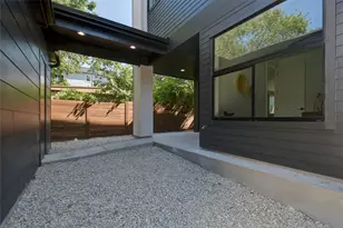 1202 Perez St, Austin, TX 78721 - Photo 22