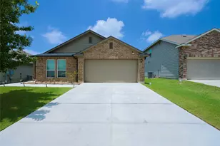 1041 DUMFRIES Dr, Seguin, TX 78155 - Photo 6