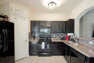 1041 DUMFRIES Dr, Seguin, TX 78155 - Photo 12