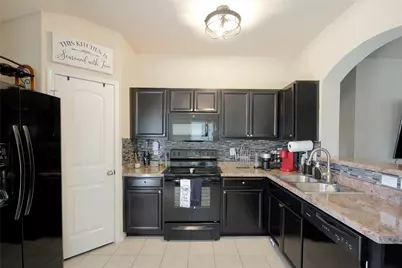 1041 Dumfries Drive, Seguin, TX 78155 - Photo 12