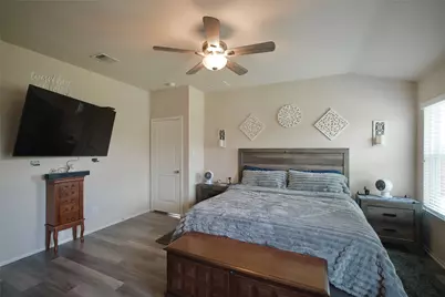 1041 Dumfries Drive, Seguin, TX 78155 - Photo 14