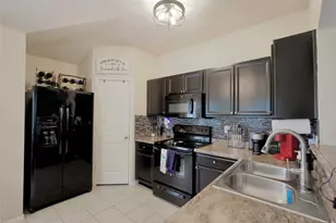 1041 DUMFRIES Dr, Seguin, TX 78155 - Photo 12
