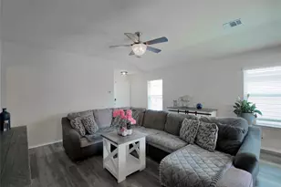1041 DUMFRIES Dr, Seguin, TX 78155 - Photo 8