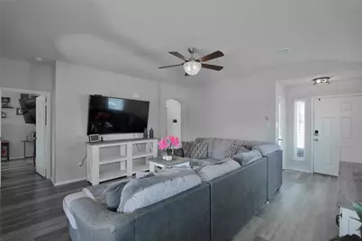 1041 Dumfries Drive, Seguin, TX 78155 - Photo 6