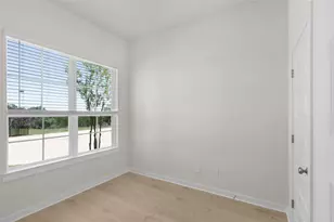 312 W Faulkner St, Liberty Hill, TX 78642 - Photo 4