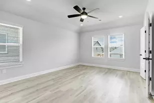 120 Periwinkle Ln, Bastrop, TX 78602 - Photo 4