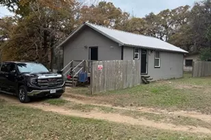 582 Oaklawn Dr, Rockdale, TX 76567 - Photo 1