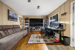 200 College Ave, Florence, TX 76527 - Photo 6