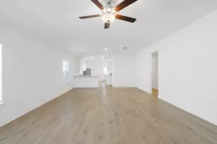 112 Paria Ct, Jarrell, TX 76537 - Photo 4