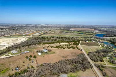 333 Spring Valley Street, Hutto, TX 78634 - Photo 20