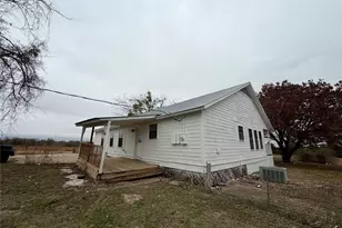 333 Spring Valley St, Hutto, TX 78634 - Photo 22