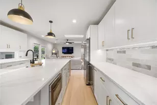 6703 Duquesne Dr, Austin, TX 78723 - Photo 14