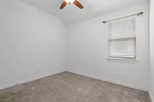 172 Gullivers Dr, Elgin, TX 78621 - Photo 20