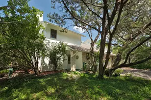 10006 Wildflower Ln, Austin, TX 78733 - Photo 2