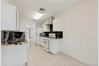 13100 Billiem Drive, Austin, TX 78727 - Photo 10