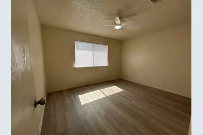 521 Greenlawn Boulevard, Round Rock, TX 78664 - Photo 8