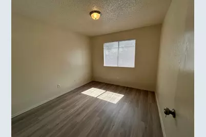 521 Greenlawn Boulevard, Round Rock, TX 78664 - Photo 12