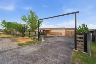 112 Storm Ct, Kyle, TX 78640 - Photo 2