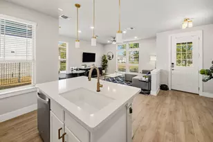 7619 Boyd Hvn Dr, Austin, TX 78744 - Photo 4