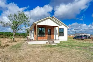 122 Los Fresnos Dr, Dale, TX 78616 - Photo 6