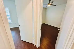 6301 Crumley Ln, Austin, TX 78741 - Photo 30