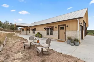 427 S Cedar Mountain Dr, Marble Falls, TX 78654 - Photo 4