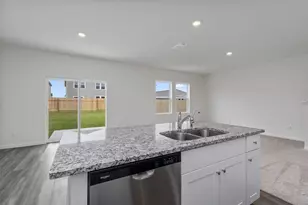 109 Blackbear Dr, Hutto, TX 78634 - Photo 10