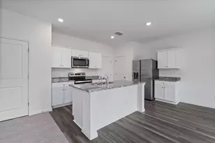 109 Blackbear Dr, Hutto, TX 78634 - Photo 8