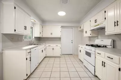 2600 Greenland Lane, Austin, TX 78745 - Photo 6