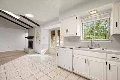 2600 Greenland Lane, Austin, TX 78745 - Photo 8