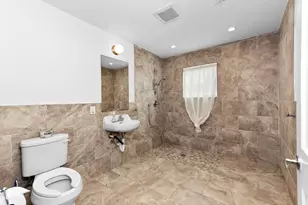 1512 W Koenig Ln, Austin, TX 78756 - Photo 14