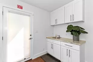 1512 W Koenig Ln, Austin, TX 78756 - Photo 12