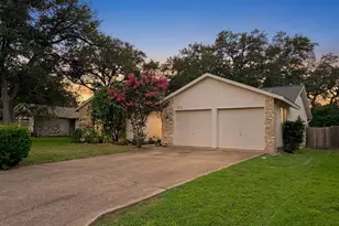 12912 Pegasus St, Austin, TX 78727 - Photo 2
