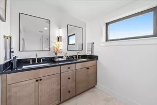 2406 W 10th St, Austin, TX 78703 - Photo 6