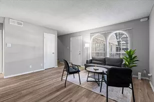 101 E 33rd St, Austin, TX 78705 - Photo 2