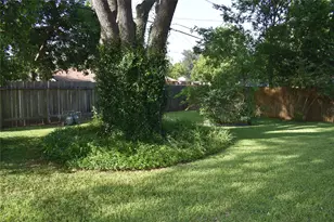 1702 Pecos Ave, Rockdale, TX 76567 - Photo 26