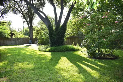1702 Pecos Avenue, Rockdale, TX 76567 - Photo 28
