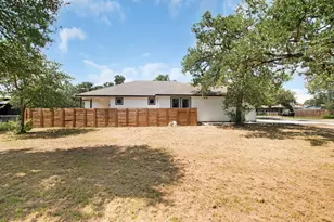 714 Pine Ln, Horseshoe Bay, TX 78657 - Photo 12