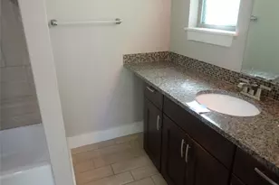 2912 E 14th St, Austin, TX 78702 - Photo 16