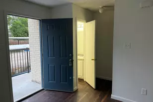 2124 Burton Dr, Austin, TX 78741 - Photo 14