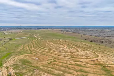 000 Callihan Road, Luling, TX 78648 - Photo 10